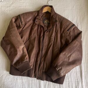 Adventure Bound Vintage Cropped leather bomber jacket